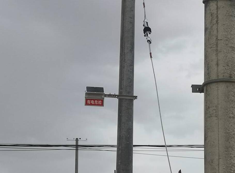 甘肅電力安裝防外破警示牌，為電力防護增添“保護傘”